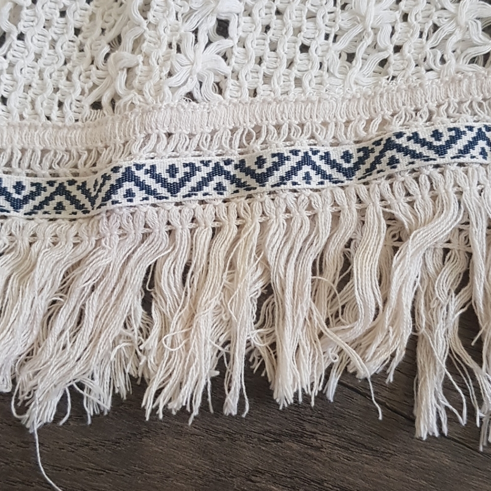3/$25 Akemi + Kin Fanja Crochet crop top, size S - Picture 5 of 8